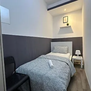 Traveller Partition In Al Barsha 1 Near Metro , Dubai United Arab Emirates